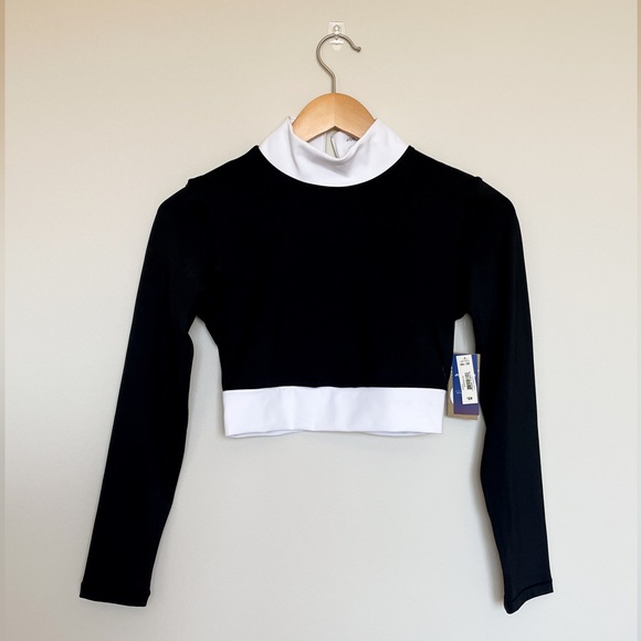 Sasha Exeter & Joe Fresh Cropped Workout Top with Long Sleeves and Mock Zip Neck - Picture 1 of 3